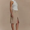 Vera Twill midi-rok met split aan de voorkant – Camel Vera Twill midi-rok met split aan de voorkant – Camel
