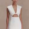 Victoria mini-jurk met uitsnijdingen – ivoor Victoria mini-jurk met uitsnijdingen – ivoor