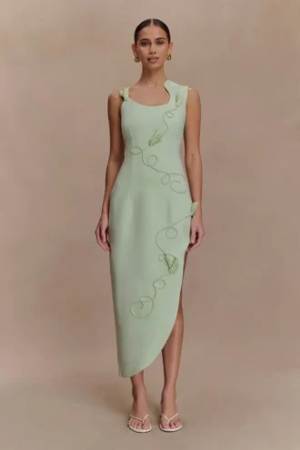 Virginia Suiting geborduurde midi-jurk – salie