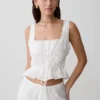 Vivian geborduurde mouwloze top – wit Vivian geborduurde mouwloze top – wit