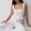 Vivian geborduurde mouwloze top – wit Vivian geborduurde mouwloze top – wit