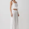 Vivian geborduurde mouwloze top – wit Vivian geborduurde mouwloze top – wit