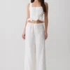 Vivian geborduurde mouwloze top – wit Vivian geborduurde mouwloze top – wit