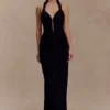 Vivianne maxi-jurk met lage hals – Zwart Vivianne maxi-jurk met lage hals – Zwart