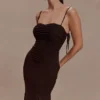 Willa gerimpelde midi-jurk van mesh – Chocoladebruin Willa gerimpelde midi-jurk van mesh – Chocoladebruin
