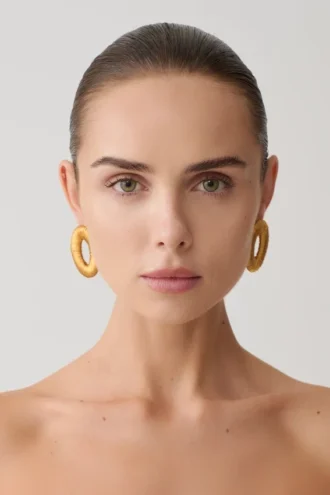 Yara metalen oorknopje met gewonden effect – goud