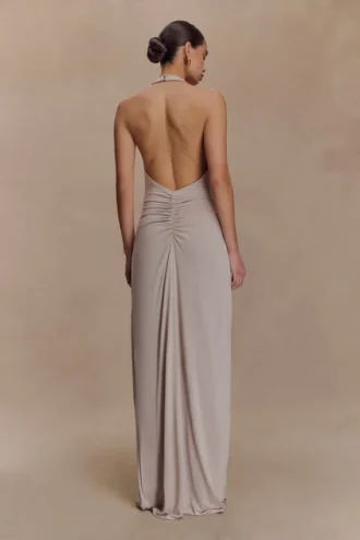 Yelena gerimpelde halter maxi-jurk – taupe