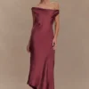 Yvette slip maxi-jurk met asymmetrische zoom – Brown Cherry Yvette slip maxi-jurk met asymmetrische zoom – Brown Cherry