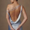 Yvette slip maxi-jurk met asymmetrische zoom – Korenbloemblauw Yvette slip maxi-jurk met asymmetrische zoom – Korenbloemblauw