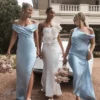 Yvette slip maxi-jurk met asymmetrische zoom – Korenbloemblauw Yvette slip maxi-jurk met asymmetrische zoom – Korenbloemblauw