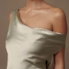 Yvette slip maxi-jurk met asymmetrische zoom – Sage Yvette slip maxi-jurk met asymmetrische zoom – Sage
