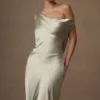 Yvette slip maxi-jurk met asymmetrische zoom – Sage Yvette slip maxi-jurk met asymmetrische zoom – Sage
