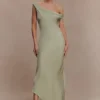 Yvette slip maxi-jurk met asymmetrische zoom – Sage Yvette slip maxi-jurk met asymmetrische zoom – Sage