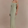 Yvette slip maxi-jurk met asymmetrische zoom – Sage Yvette slip maxi-jurk met asymmetrische zoom – Sage
