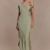 Yvette slip maxi-jurk met asymmetrische zoom – Sage Yvette slip maxi-jurk met asymmetrische zoom – Sage
