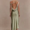 Yvette slip maxi-jurk met asymmetrische zoom – Sage Yvette slip maxi-jurk met asymmetrische zoom – Sage