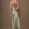 Yvette slip maxi-jurk met asymmetrische zoom – Sage Yvette slip maxi-jurk met asymmetrische zoom – Sage