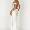 Yvette slip maxi-jurk met asymmetrische zoom – Wit Yvette slip maxi-jurk met asymmetrische zoom – Wit