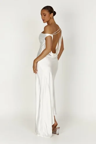Yvette slip maxi-jurk met asymmetrische zoom – Wit