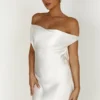 Yvette slip maxi-jurk met asymmetrische zoom – Wit Yvette slip maxi-jurk met asymmetrische zoom – Wit