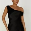 Yvette slip maxi-jurk met asymmetrische zoom – Zwart Yvette slip maxi-jurk met asymmetrische zoom – Zwart